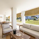 Luxury Private Patio Aloha By Aora Apartman