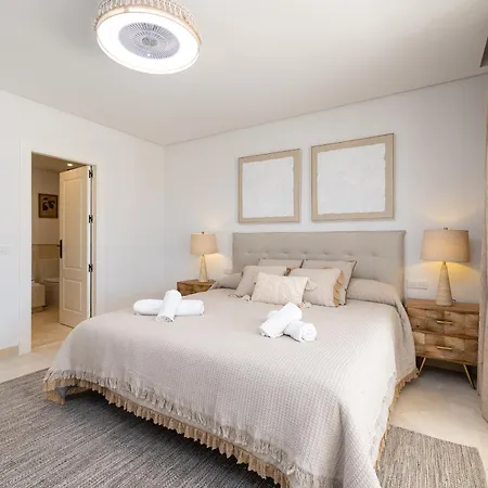 Апартаменты Luxury Private Patio Aloha By Aora